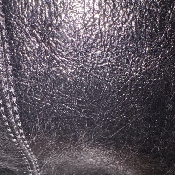 Elegant Black Handbag - Picture 14 of 16